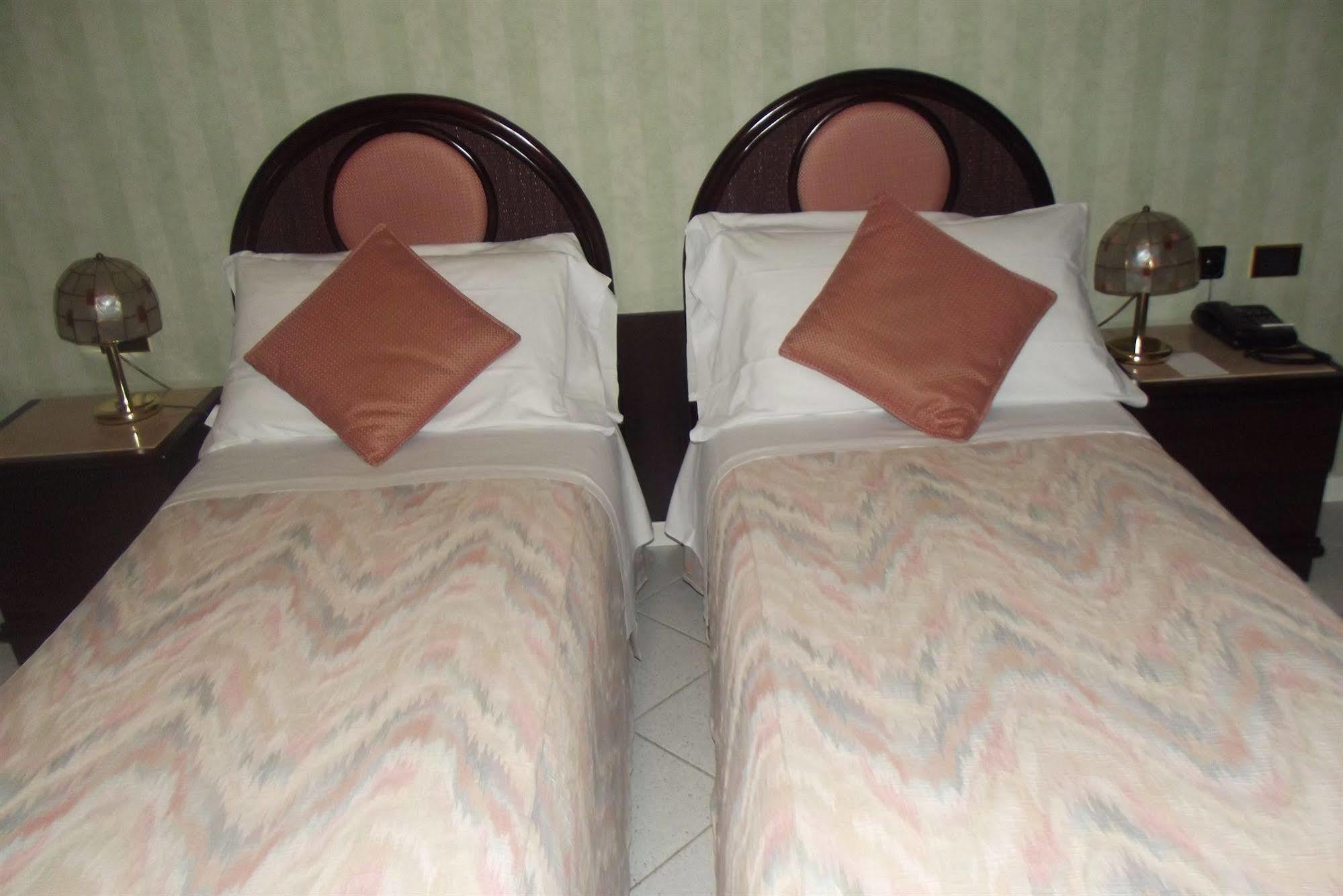 Tole Albergo Sapori מראה חיצוני תמונה